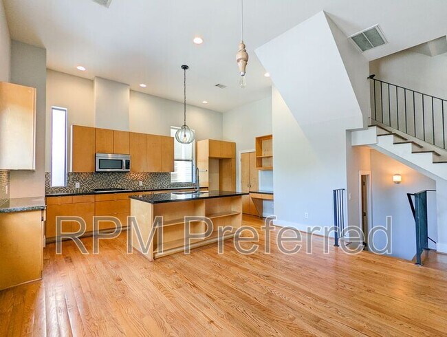 Foto del edificio - 714 E 20th St