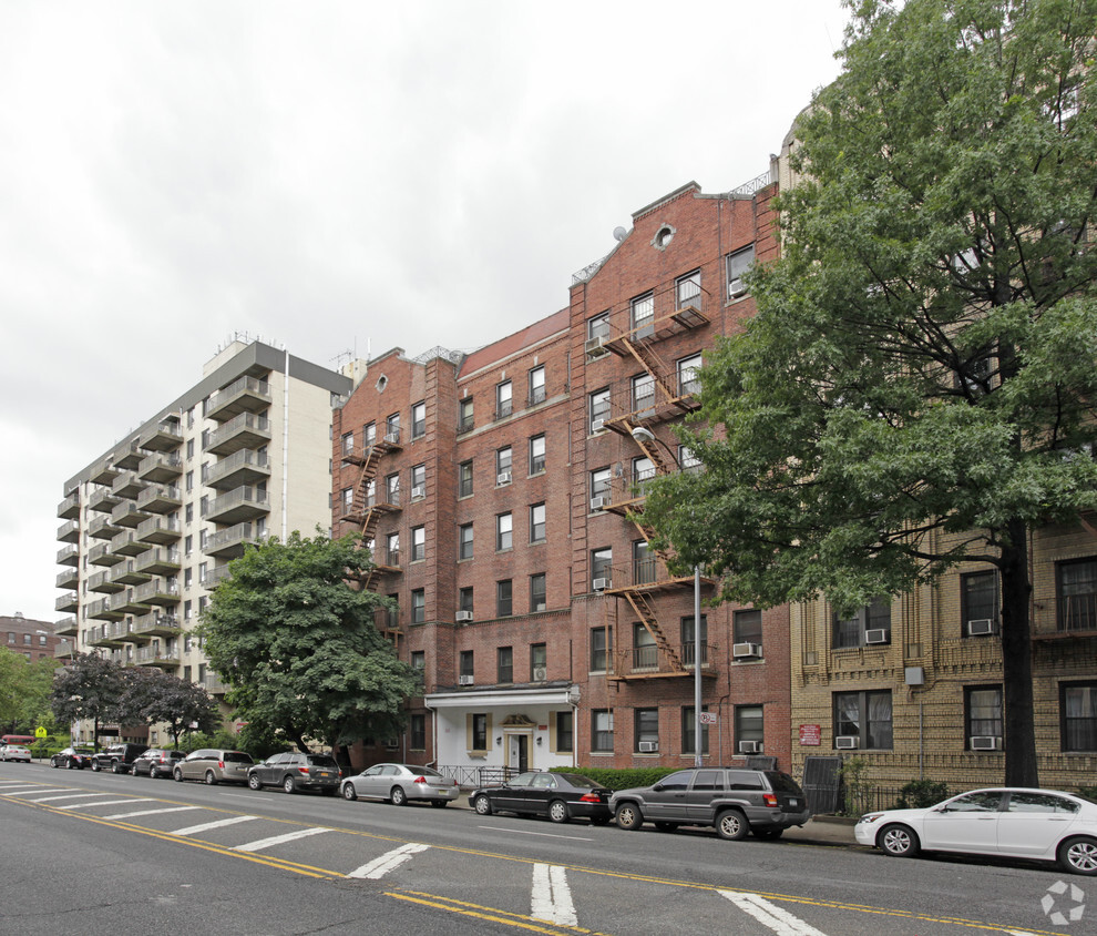 Primary Photo - 2330 Ocean Ave