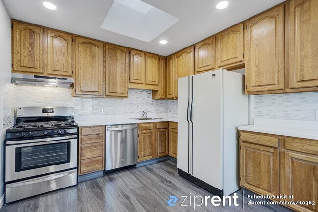 Building Photo - 2619 Ortega St