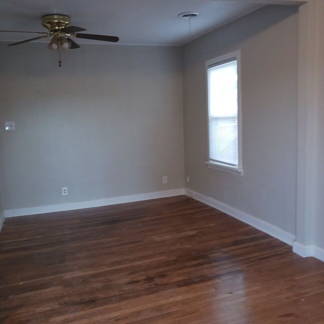 Building Photo - Cute, Remodeled 1 bedroom home!