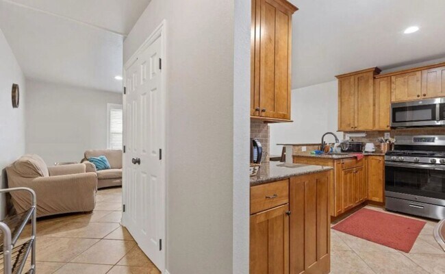 Foto del edificio - Beautiful 3 Bed and 2 Bathroom home.