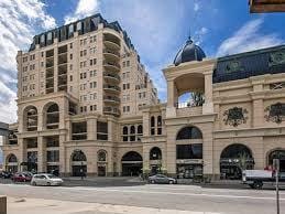 Building Photo - Fabulous Condo in the Prestigious Beauvall...