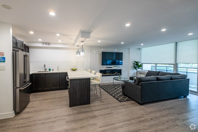 Hospitality Room - Four Thousand Yonge Street