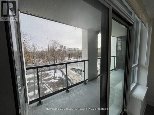 Photo du bâtiment - 8-528 Cedarland Dr