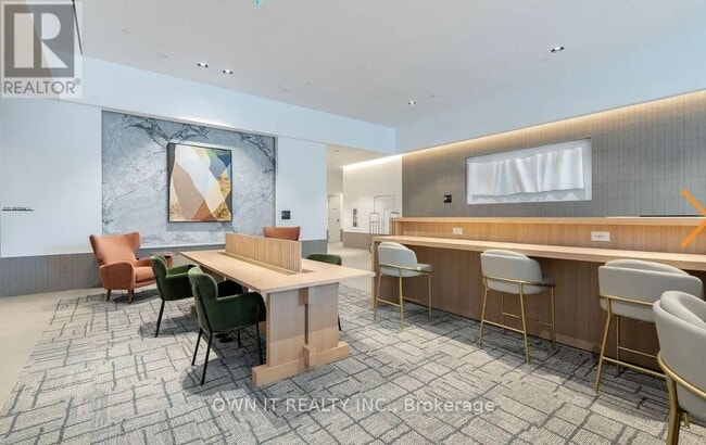 Photo du bâtiment - 395 Square One Dr