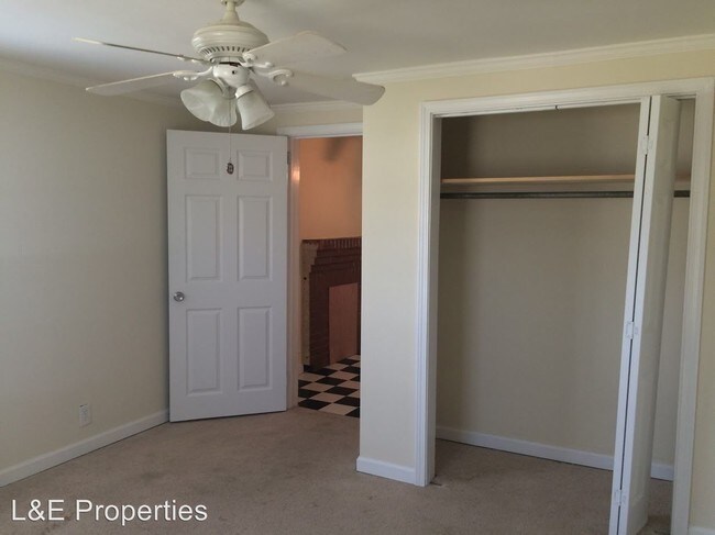 Building Photo - 2 br, 1 bath House - 2223 Acme Rd