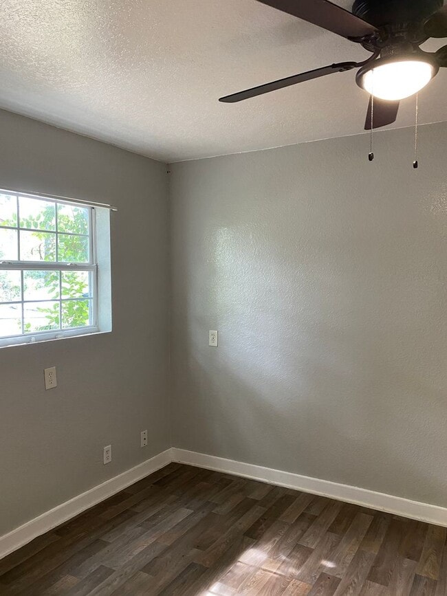 Building Photo - 602 Lovett Ave