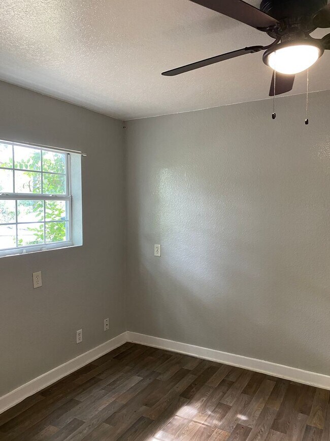 Photo - 602 Lovett Ave Apartment