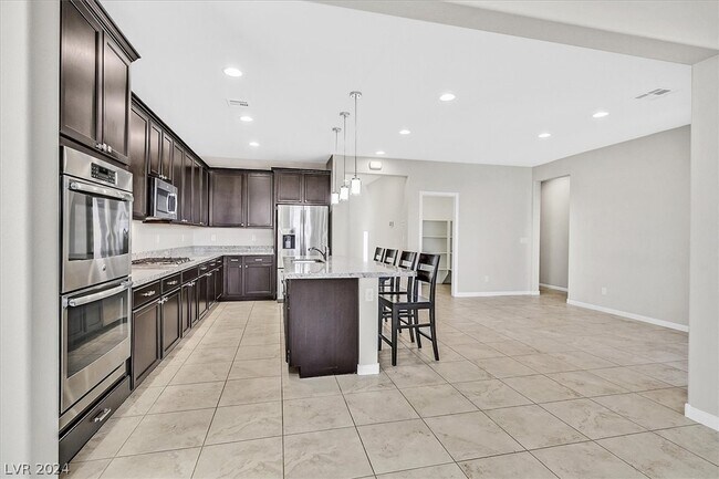 Building Photo - 5890 Skyfall Ct
