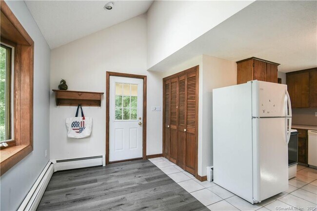 Foto del edificio - 63 New Britain Ave