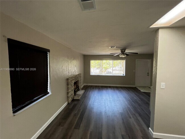 Foto del edificio - 816 Beech Rd