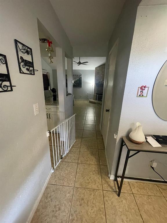 Foto del edificio - 7824 Windward Passage St