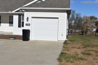 Building Photo - 11789 Ridgeway Dr