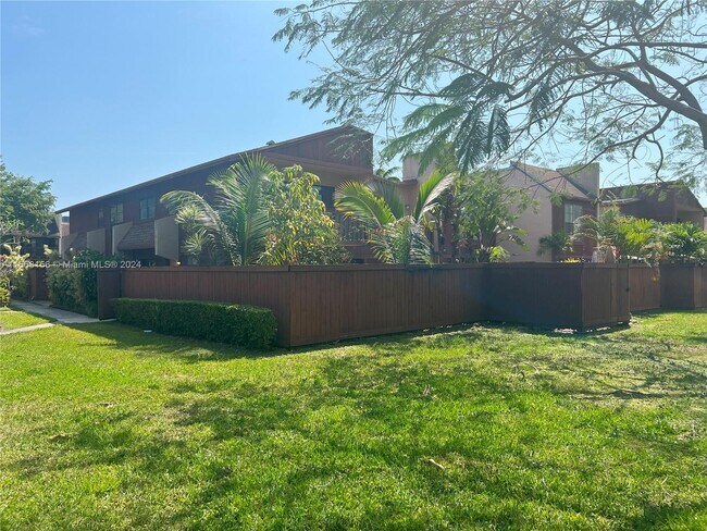 Building Photo - 6435 SW 116th Pl