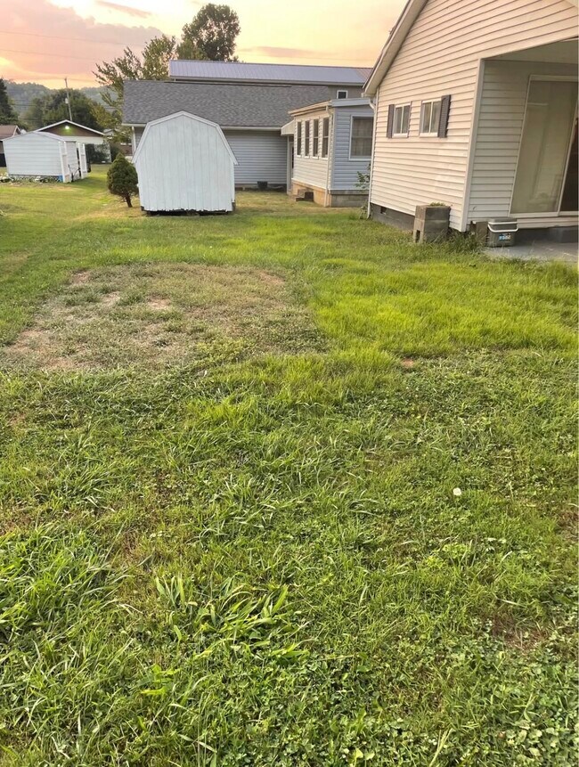 Building Photo - 110 E Jackson St