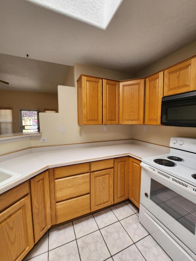 Building Photo - 3821 Sunbird Dr NW