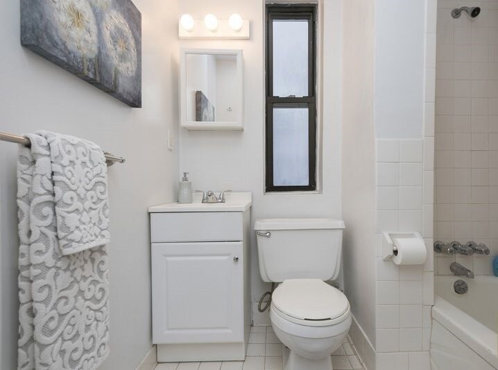 Foto del edificio - 331 E 12th St