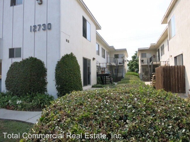 Foto del edificio - 12730 Mitchell Ave