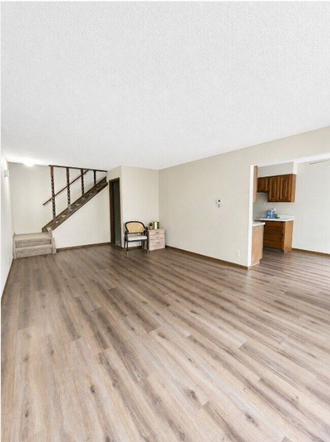 Building Photo - 9777 Orangewood Dr