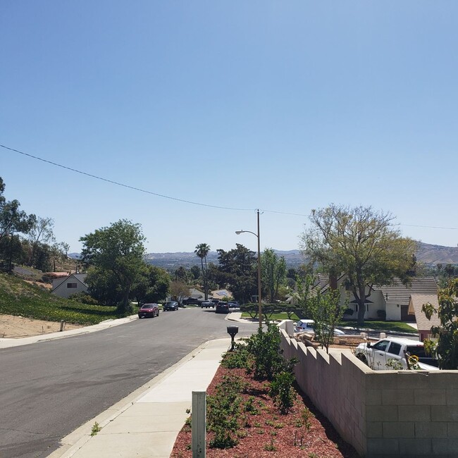 Building Photo - Fantastic La Sierra 4 bedroom Home  **((Co...