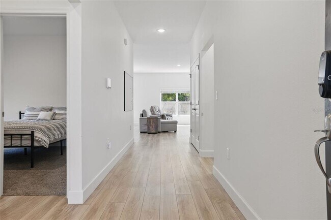 Foto del edificio - 851 W 24th Pl