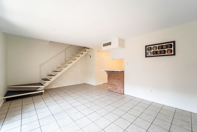 Building Photo - 1529 Bonnie Brae St