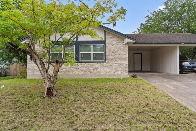Building Photo - 701 Ramble Ln