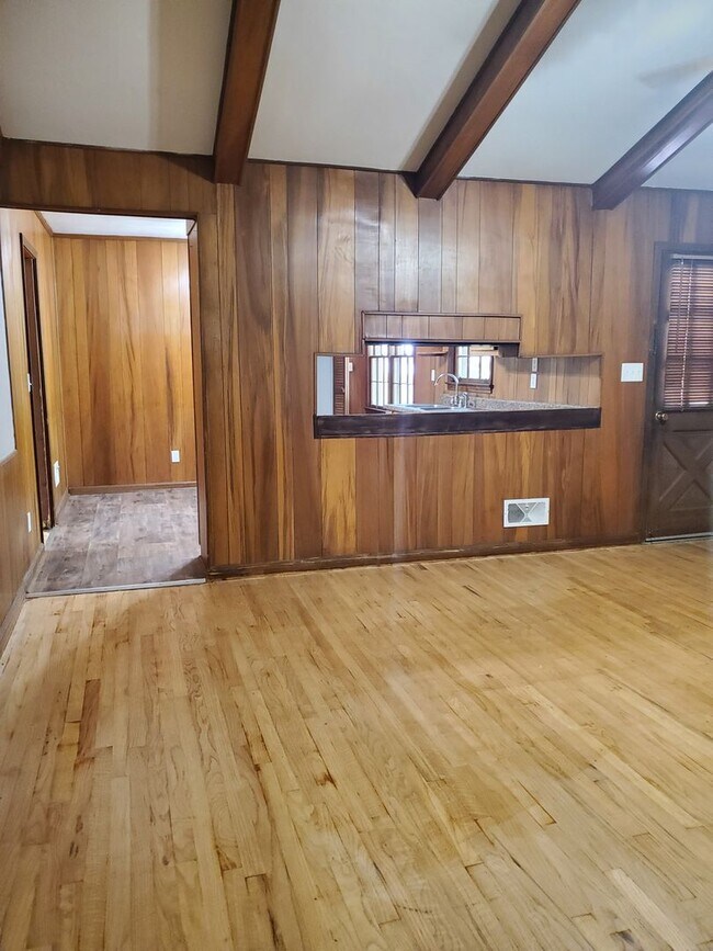 Foto del edificio - 218 Brookwood Dr