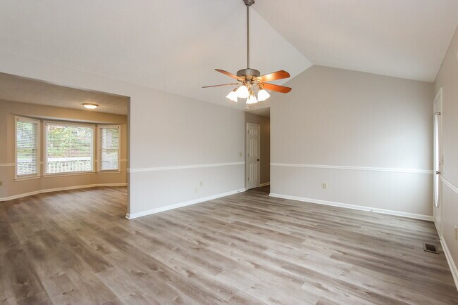 Building Photo - 10 Beaverdam Ct