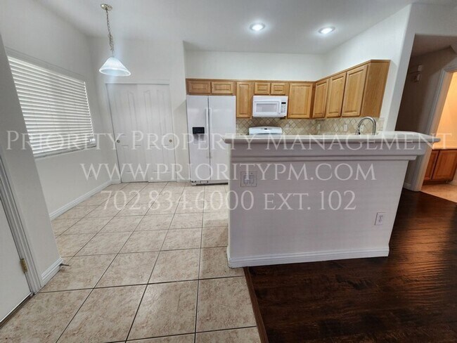 Foto del edificio - ~3 Bedroom Northwest Townhome ~ 1400sq. ft, 3 bed, 2 1/2 bath
