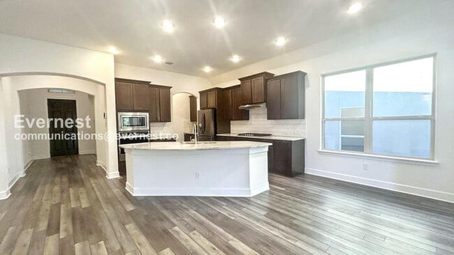 Foto del edificio - 8602 Glass Gem Dr