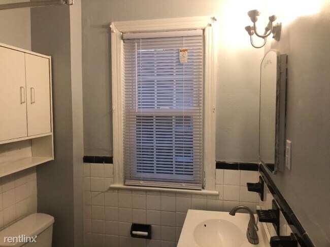 Building Photo - 2 br, 2 bath Townhome - 119 Trenton Pl