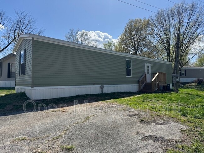 Building Photo - 2710 N Farm Rd 137