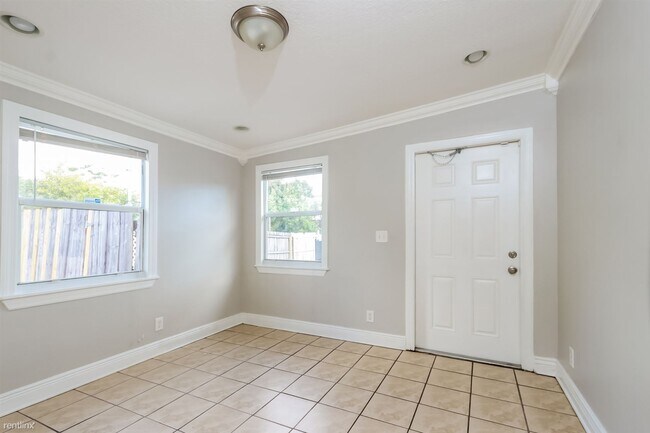 Building Photo - 4 br, 1 bath House - 395 Plum Tree Drive
