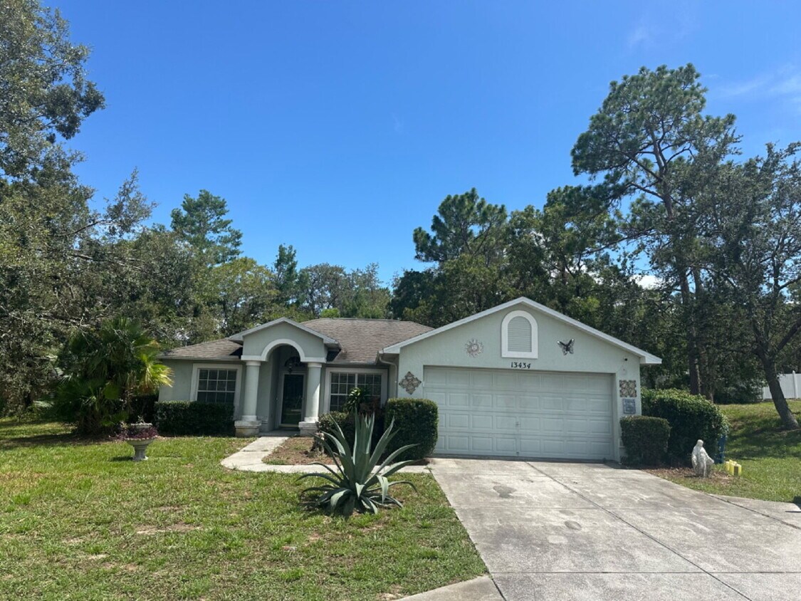 Primary Photo - 3 Bedroom, 2 Bathroom, 2 Car Garage Home F...