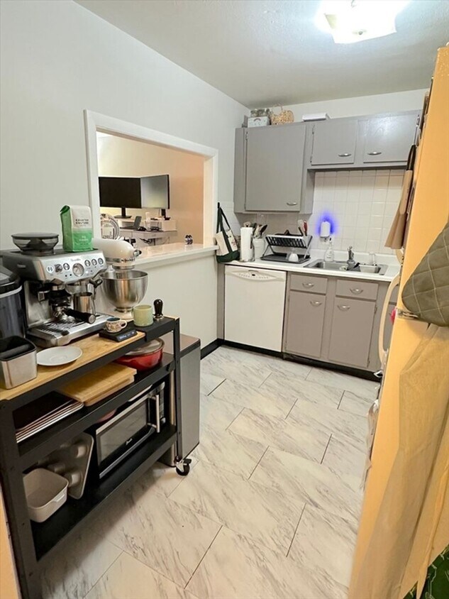 Building Photo - 121 Tremont St