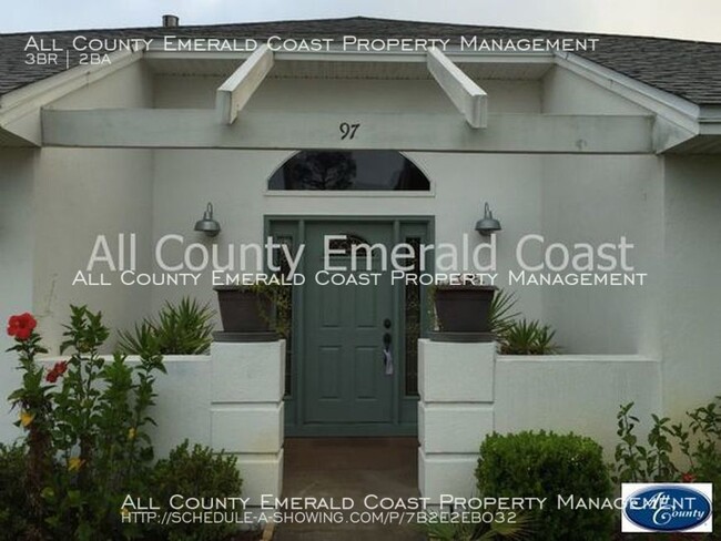 Building Photo - Close to Silver Sands!