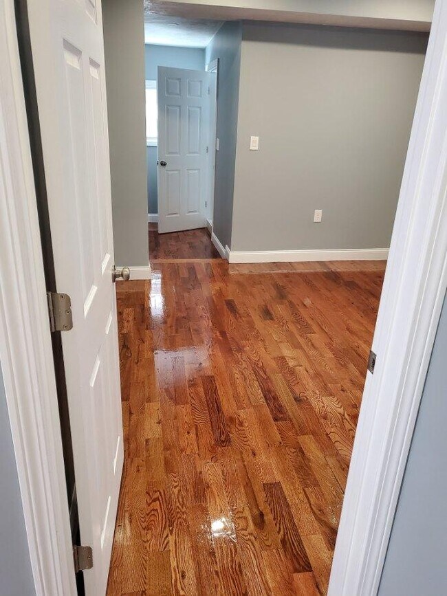 bedroom - 713 N Montello St