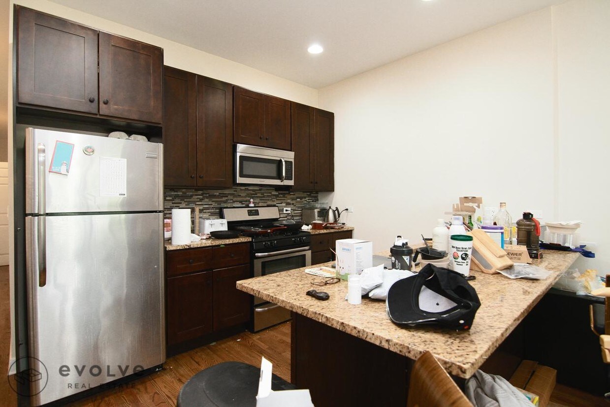 3124 W Walton St, Chicago, IL 60622 Rentals in Chicago at 3124 W Walton