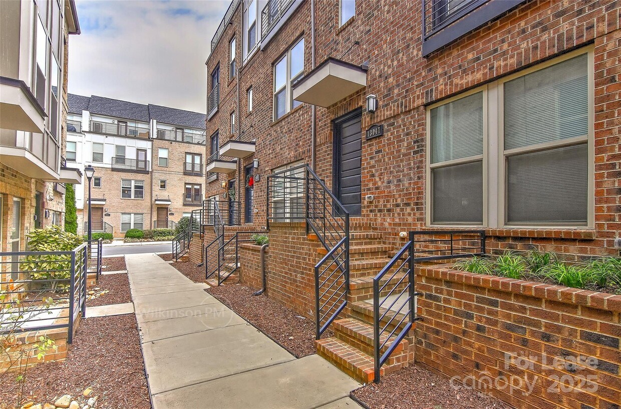 Primary Photo - 13047 Tinton Ave