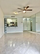 Building Photo - 630 Tennis Club Dr