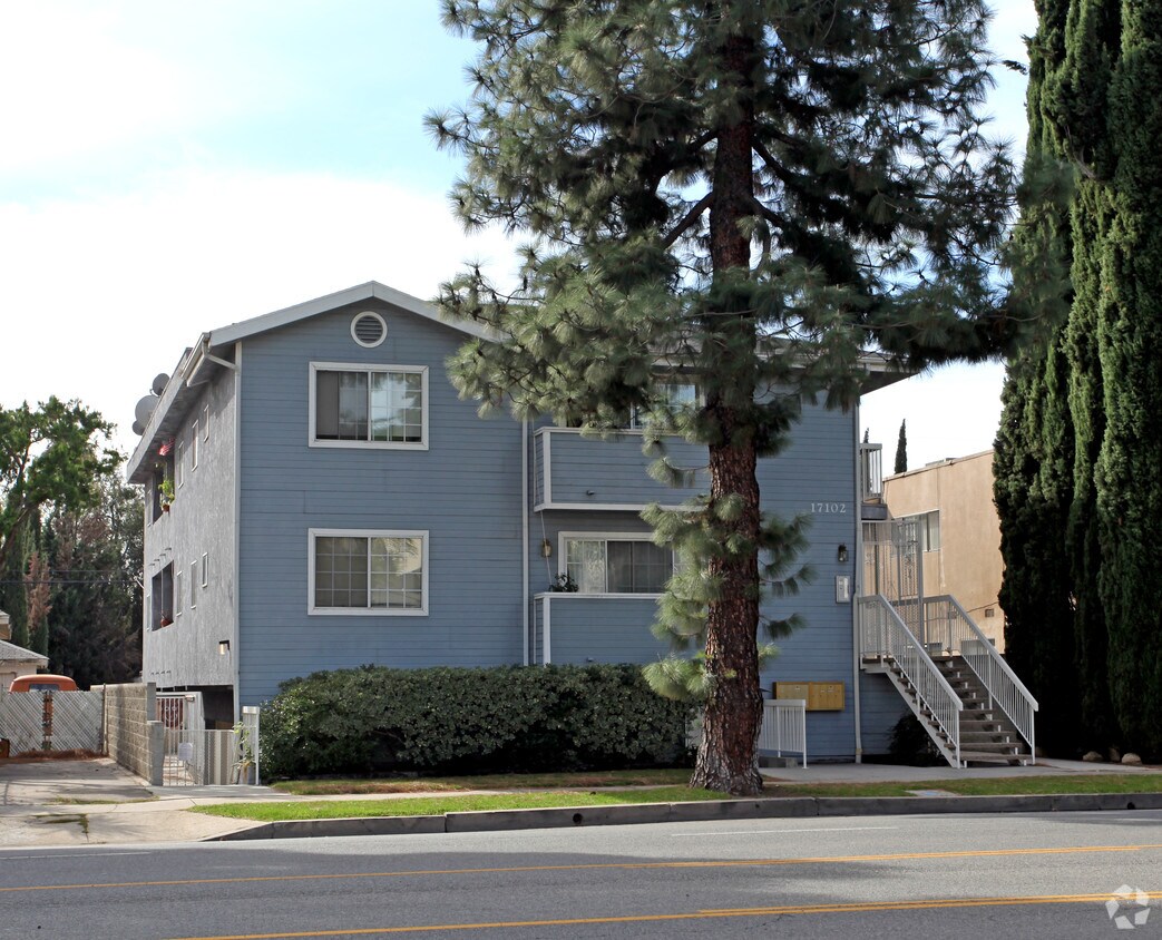 Primary Photo - 17102 Chatsworth St