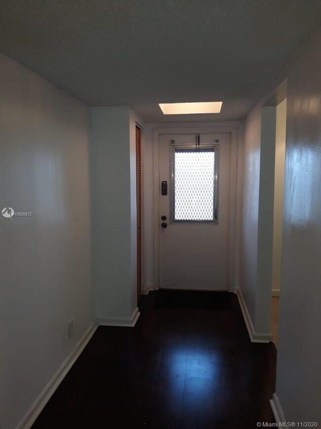 Foto del edificio - 2500 Fiore Way