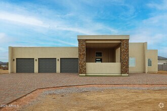 Building Photo - 14930 W El Cortez Pl
