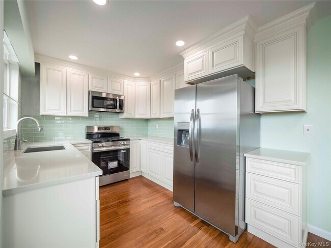 Foto del edificio - 680 Sierra Vista Ln