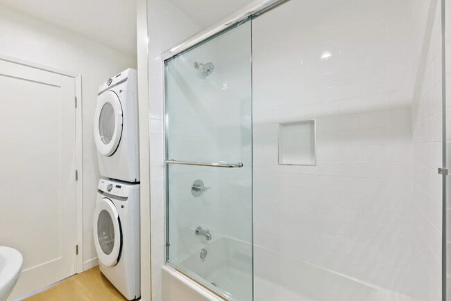 Building Photo - Empire at San Vicente