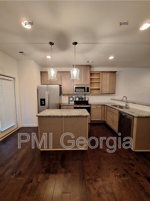 Building Photo - 758 Crestwell Cir