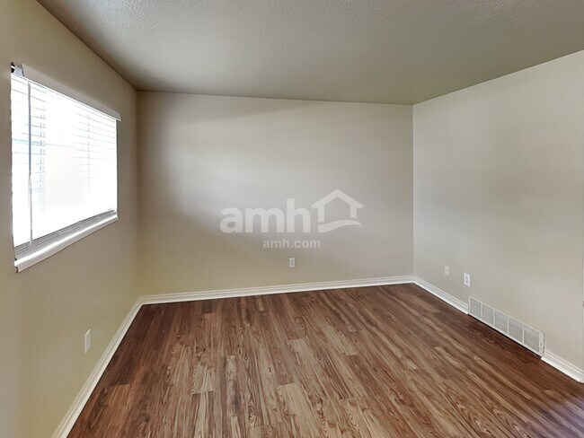Building Photo - 1548 S 30 E