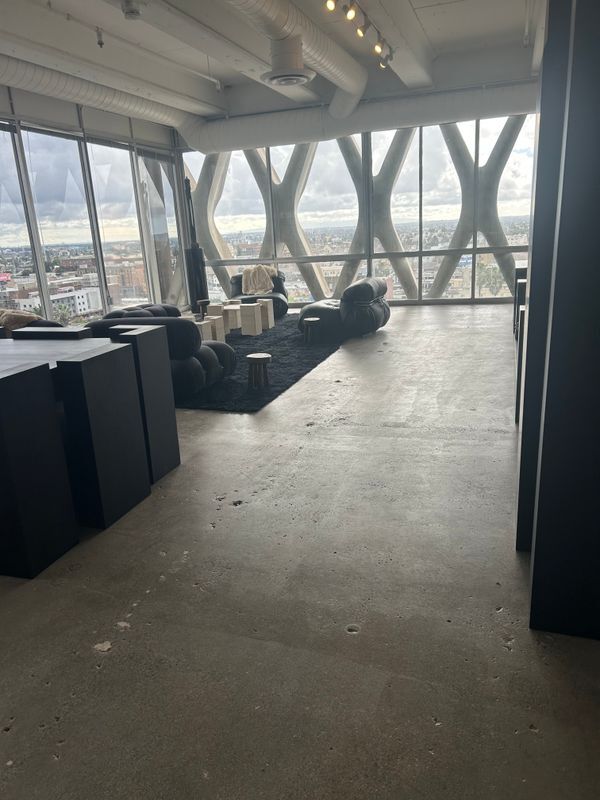 Building Photo - 2404 Wilshire Blvd