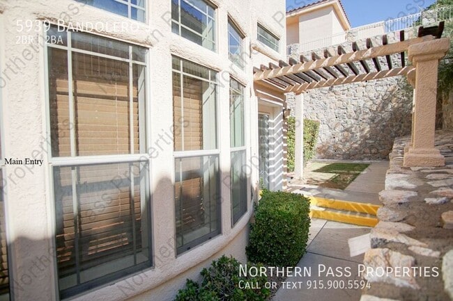 Building Photo - Luxury Condo Near Coronado Country Club Aw...